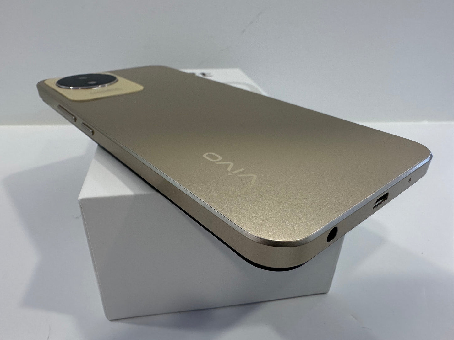 Vivo Y02t 4GB+128GB | Like New | Gold | Warranty Oct 2025